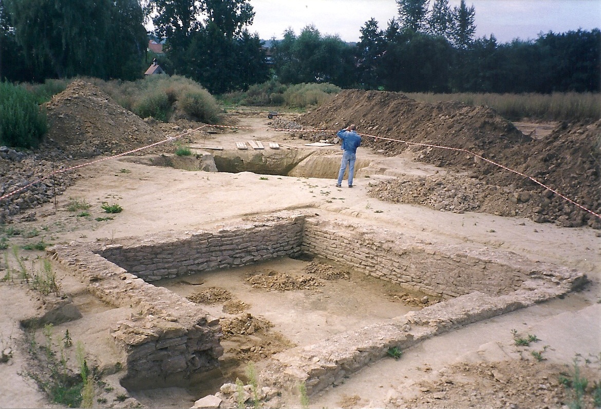 Burgweinting_1999_02.1-8.jpg